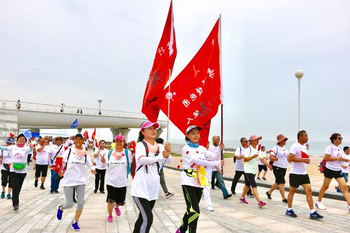 青岛蓝谷蛟龙号,蛟龙号模型运动会展示