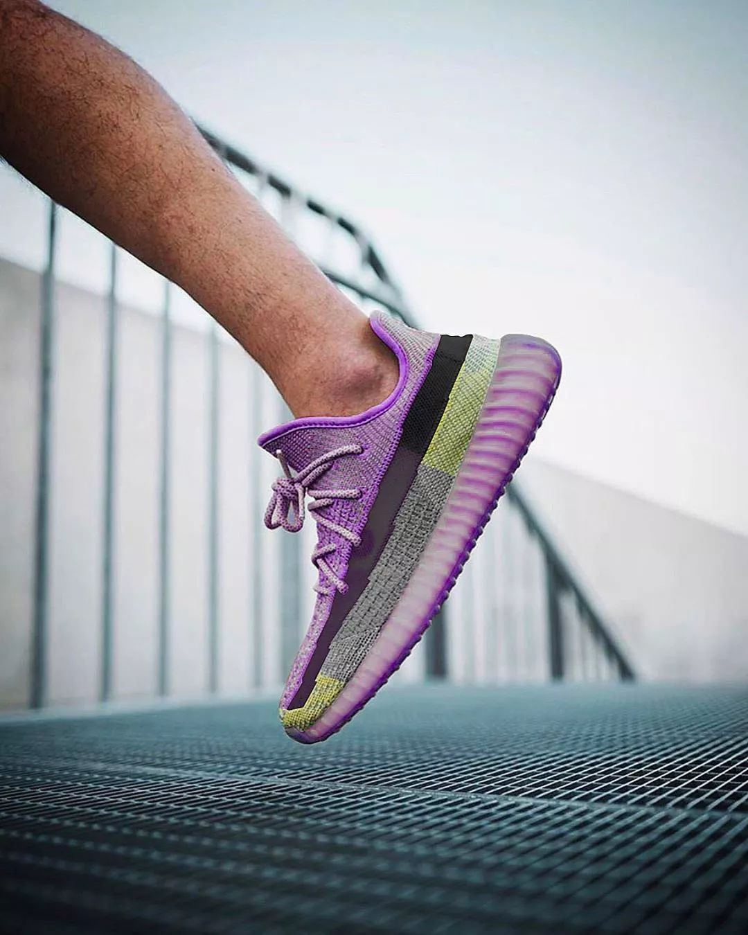 yeezy黑满天星鞋口变褐色,yeezy350coreblack黑红