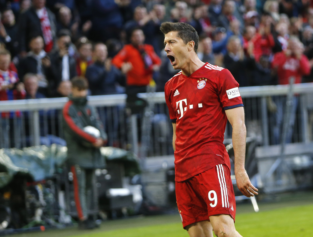 莱万9分钟5球德甲视频,德甲单赛季历史十大射手榜