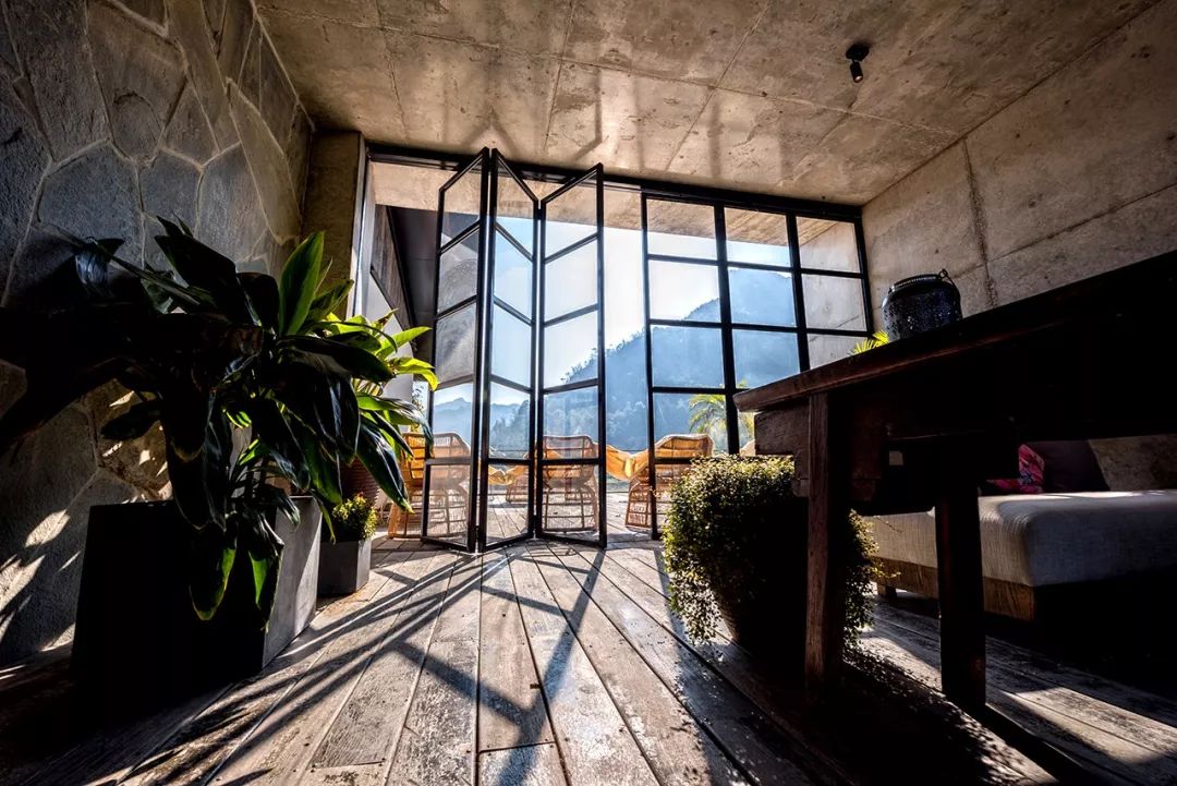 谁说江南无金秋？这座高铁直达的小县城靠一间仙气民宿，就撩到了无数隐居客