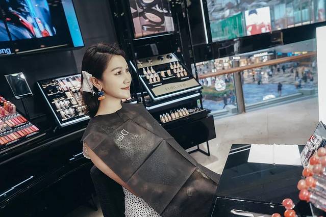 新加坡最美的机场有什么好玩的,新加坡机场免费观光之旅