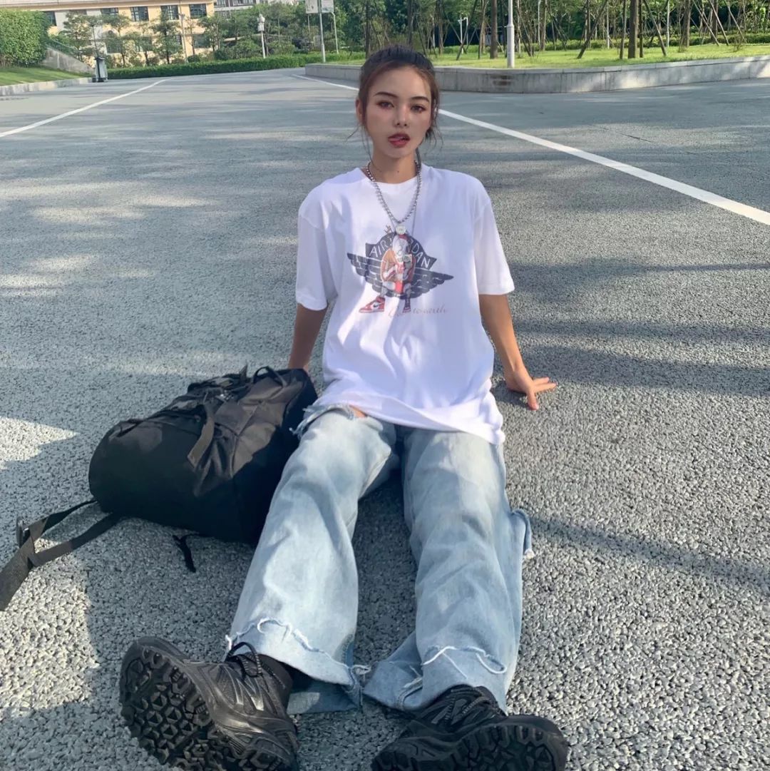 秋日牛仔的日常穿搭,初秋牛仔连衣裙搭配