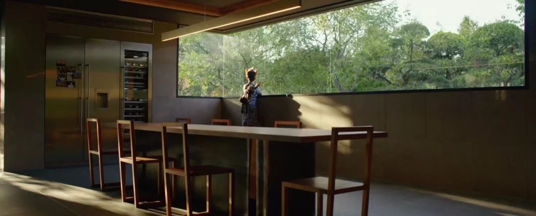 看完戛纳获奖电影《寄生虫》，秒get豪宅怎么设计才没有暴发户感