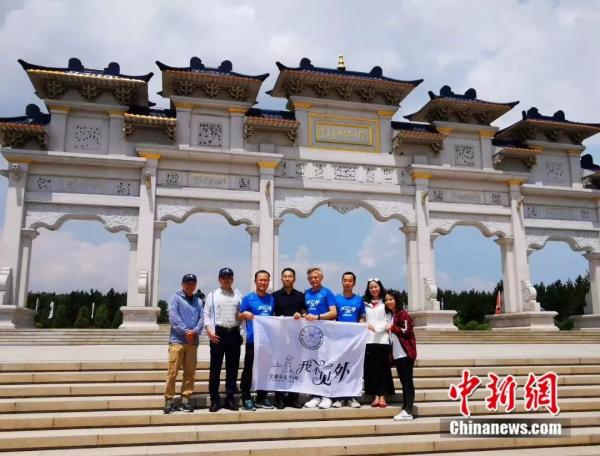 25年两次环游中国，这名老外却说，我越来越不了解中国……小新推荐