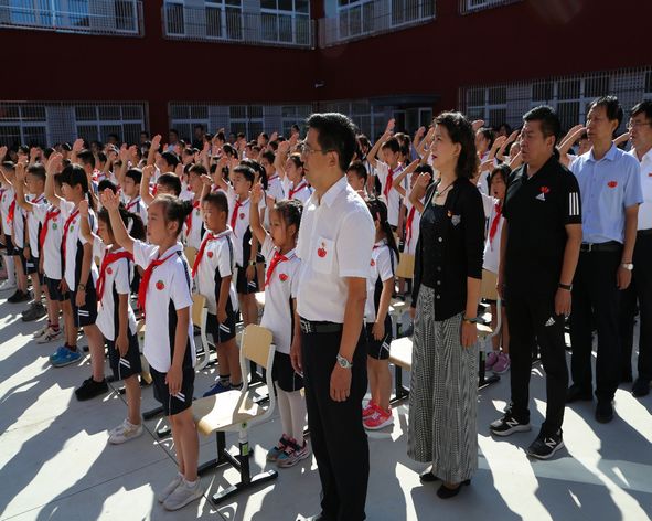 通州被吐槽的乡村小学翻身了！区长都来参加升级仪式了