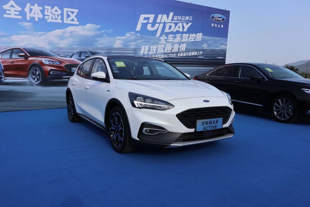 福克斯四缸active,福克斯出四缸