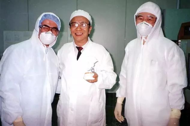 国资小新回答了知乎创始人周源一个问题，网友评论亮了！