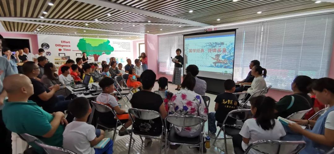 社区妇联亲子读书活动,社区妇联开展亲子共读志愿者培训