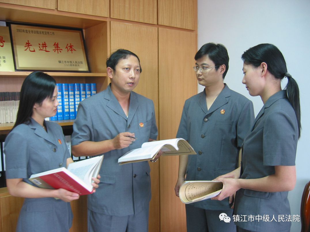 【壮丽70年奋斗新时代】制服不断在变惟有公正司法初心未改