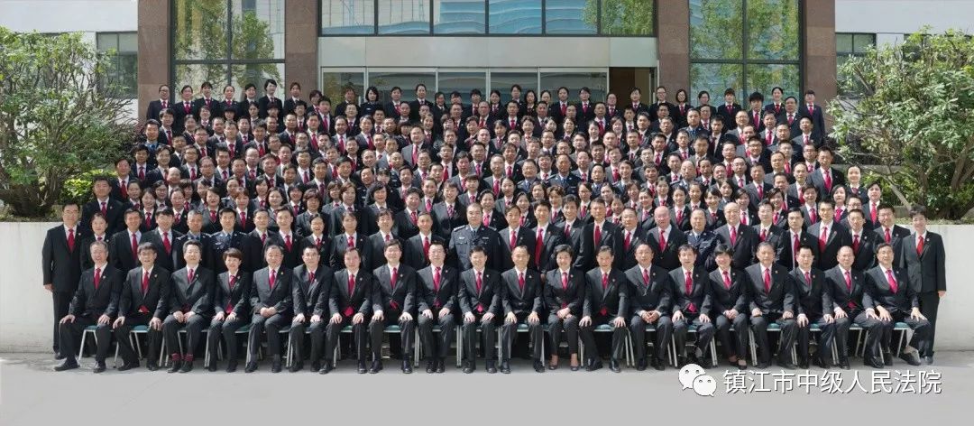 【壮丽70年奋斗新时代】制服不断在变惟有公正司法初心未改