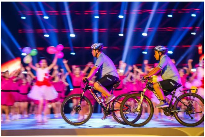 黄冈校运会开幕式入场表演,美爆了黄冈市五运会开幕式