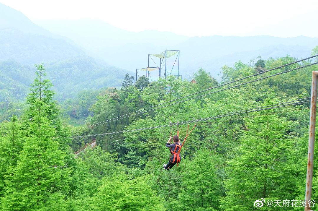 成都周边最好的玻璃栈道的景区,成都附近哪个景区有玻璃栈道