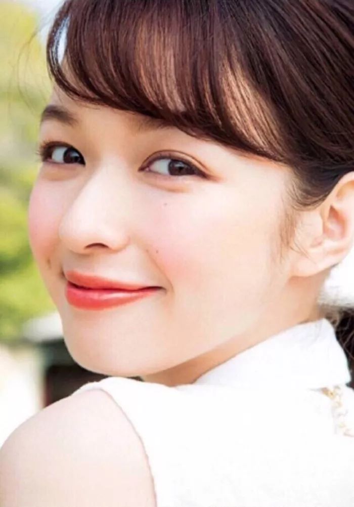 iu的口红色号,iu同款口红