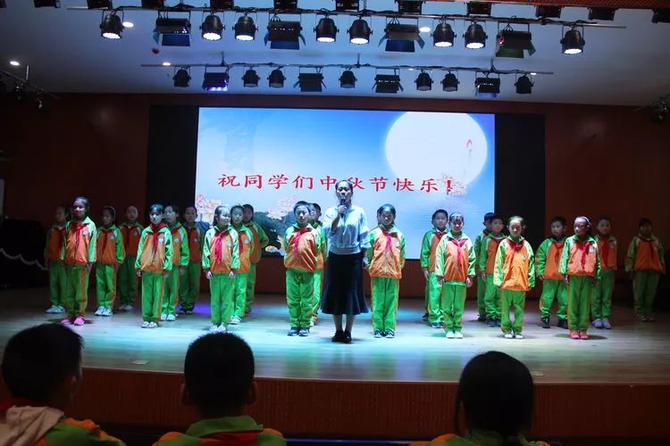 寄情于月亮的诗句,寄情中秋朗诵