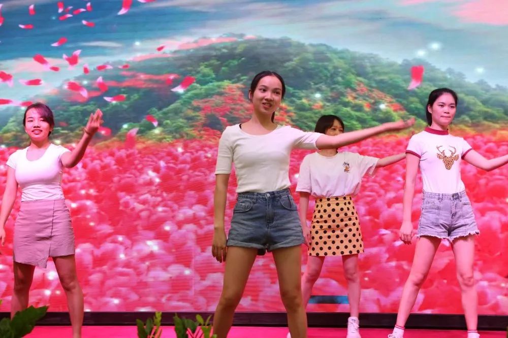 希望在复大，情浓意更浓