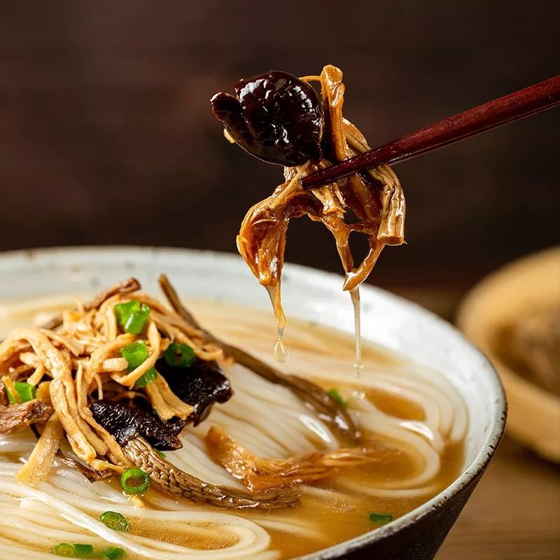 美好的米粉像少女的胸，但我们只能吃到硅胶？