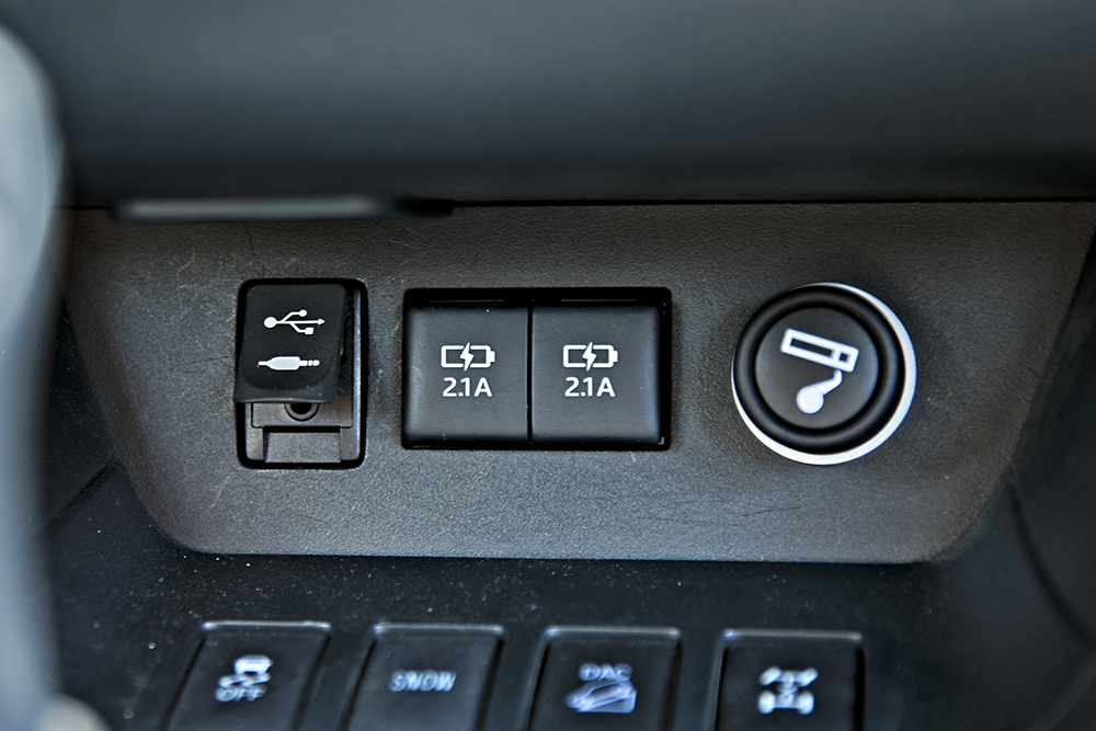 2018款汉兰达越野评测,2018新款丰田汉兰达舒适驾驶体验