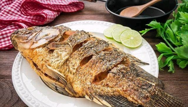 煎鱼总破皮教你这两招轻松搞定,鱼下锅一煎就破皮