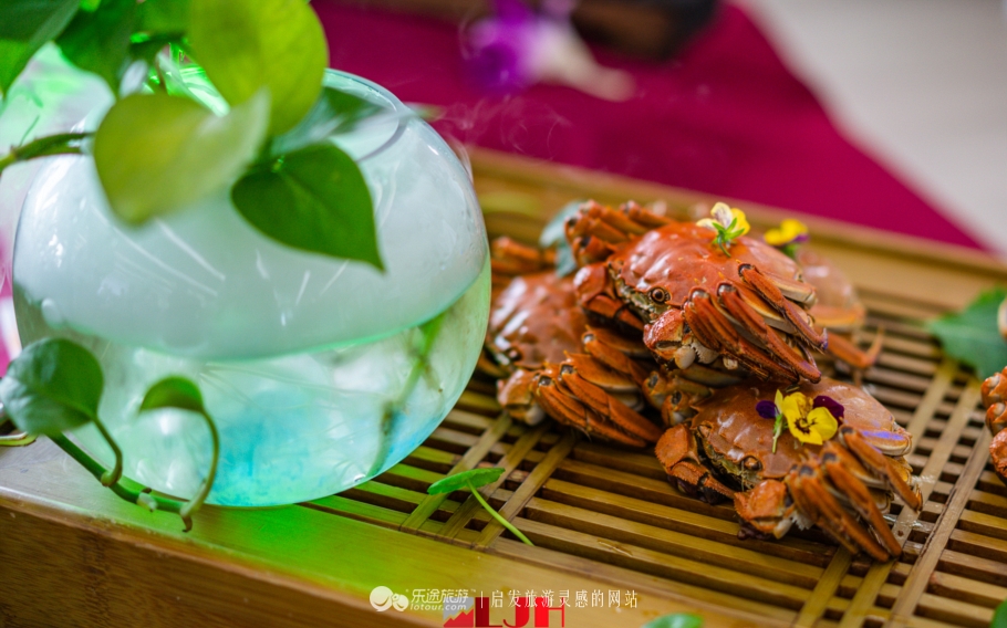 又到菊黄蟹肥时，无锡太湖鼋头渚渔家风情节上演