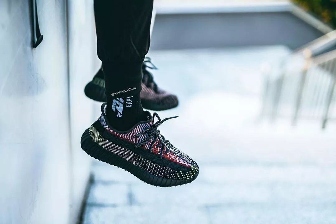 yeezy350满天星,yeezy350v2荧光绿非反光评测