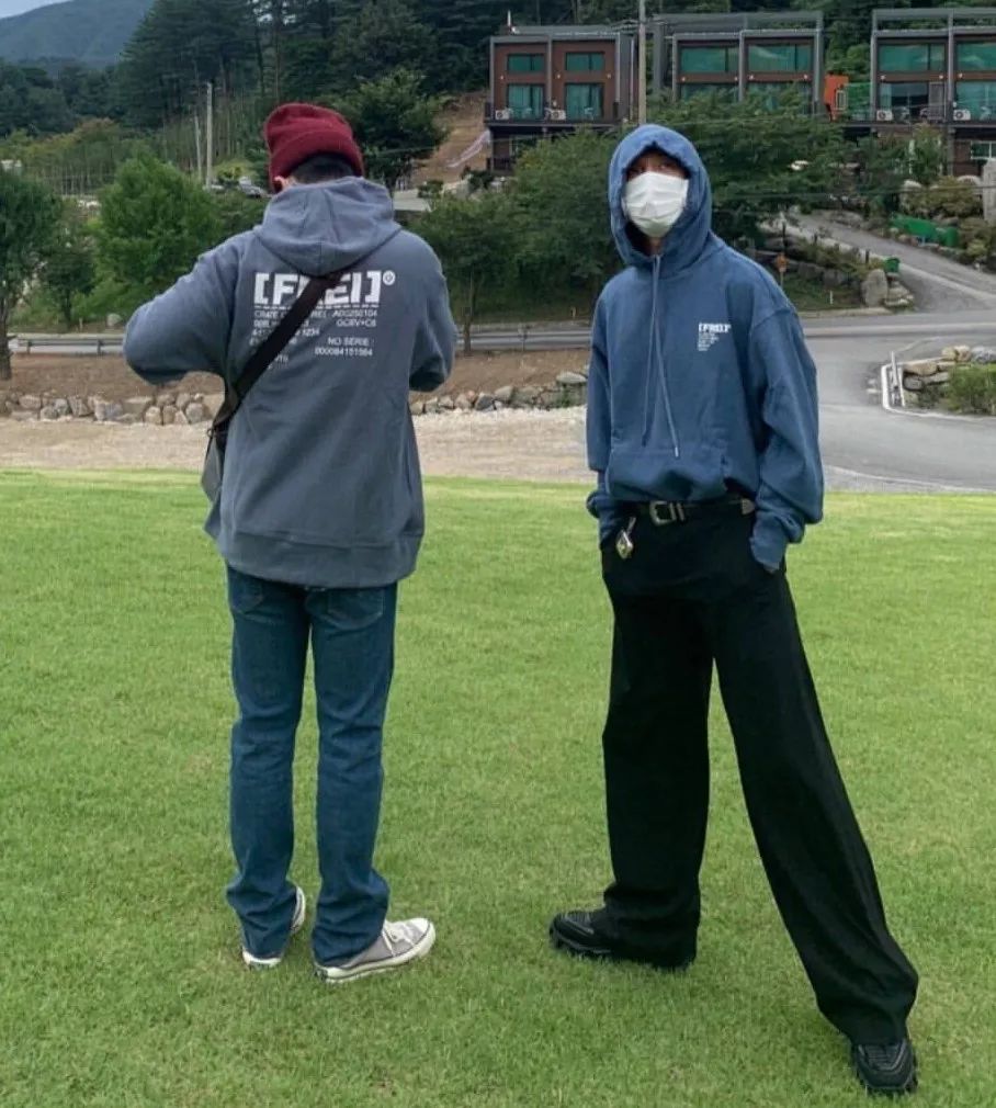 蔡徐坤李宇春亲自带货的潮牌，到底有什么了不起？