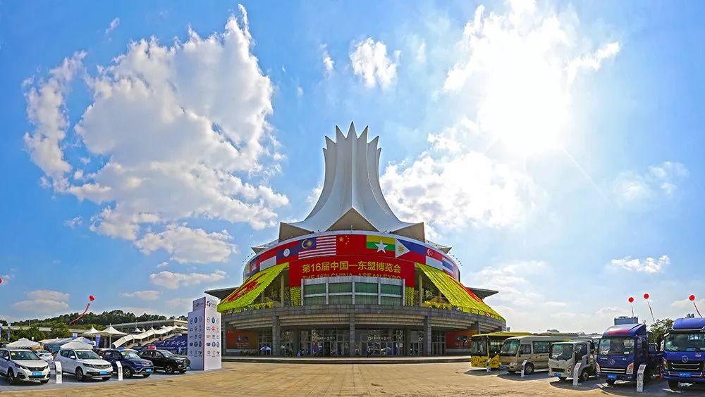 看！好多小姐姐小哥哥在东盟“魅力之城”欢歌热舞！还有开放日最全攻略哦