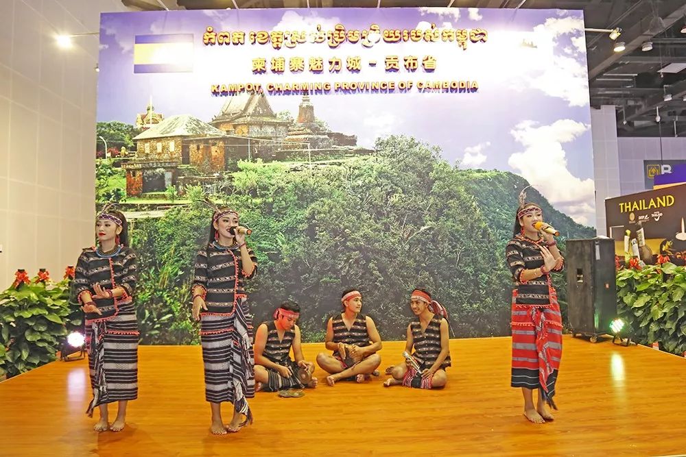 看！好多小姐姐小哥哥在东盟“魅力之城”欢歌热舞！还有开放日最全攻略哦