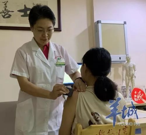 肩周炎按摩刮痧方法,刮痧治疗肩周炎的最佳方法