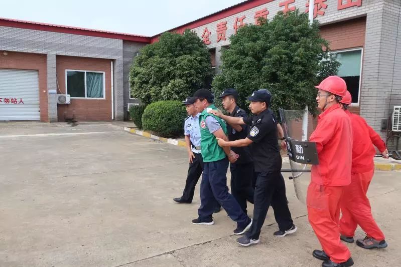 公安大庆安保重点布控筑牢防线,公安开展反恐大练兵部署会