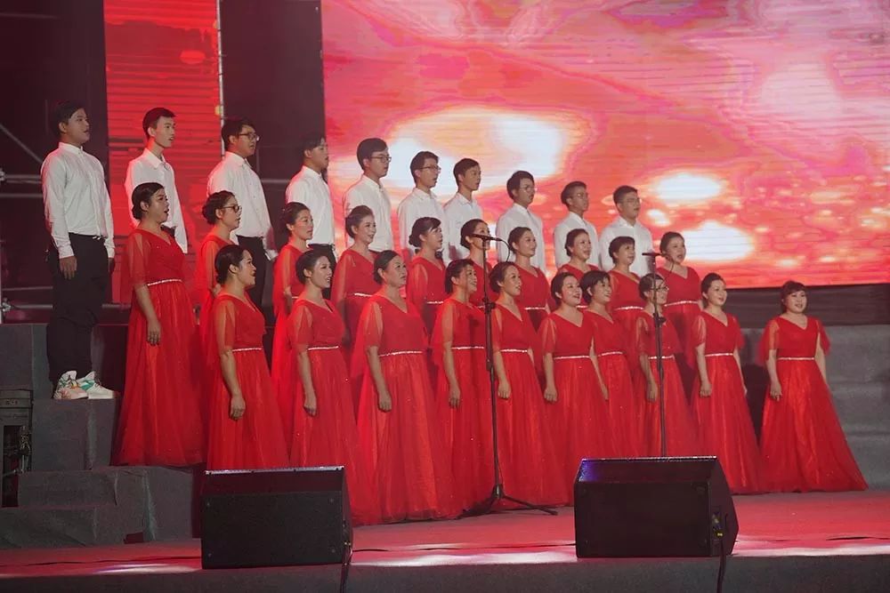 70周年晚会我和我的祖国合唱,我和我的祖国合唱引起强烈反响