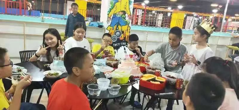 喀什蹦床乐园推荐,喀什鑫锐锋蹦床主题公园