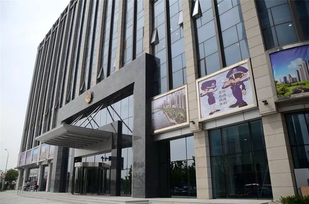 特稿｜5000次到140万次，护照年均受理量变化里的故事