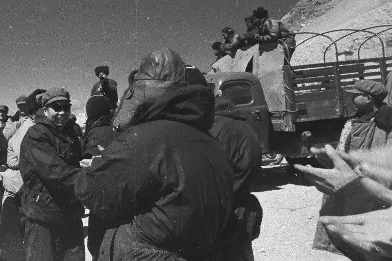 真实的珠峰多少米,真实攀登珠峰第二台阶