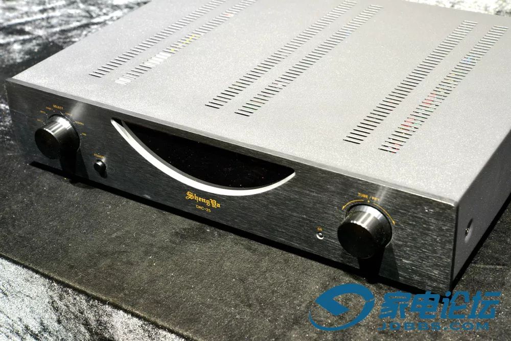 全能的解码“妖精”：声雅DAC25胆石结合解码器