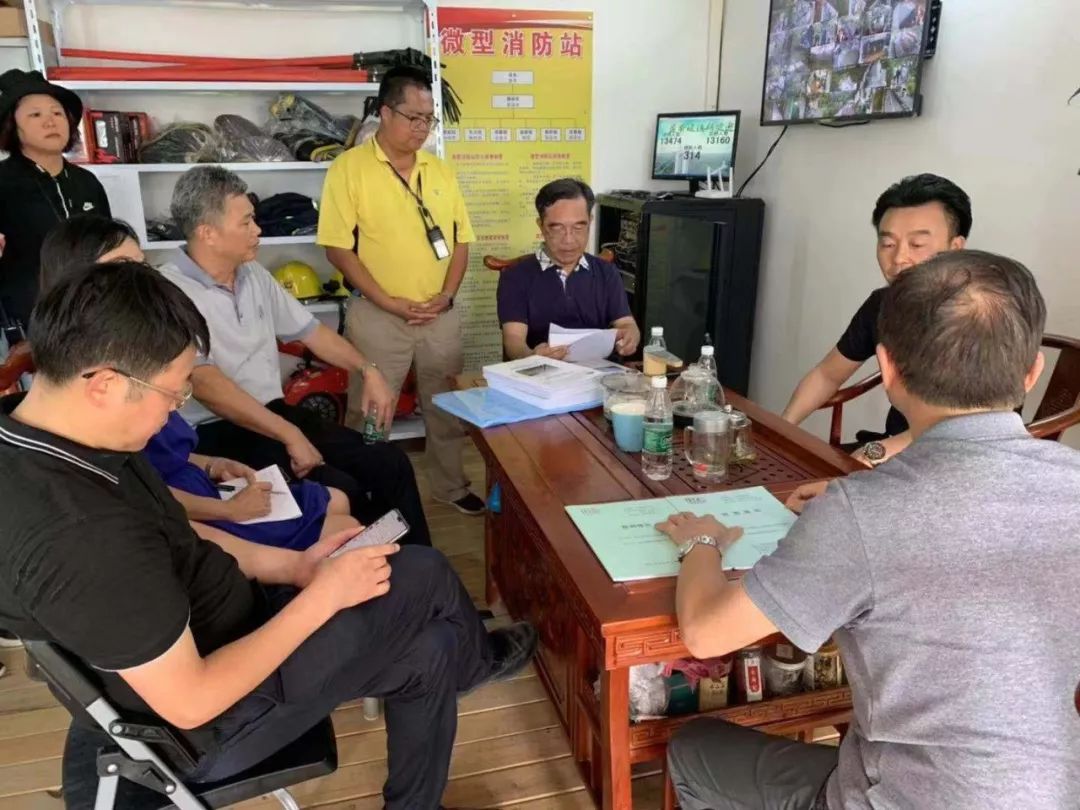 假日中一道靓丽的风景,假日里那个忙碌的身影