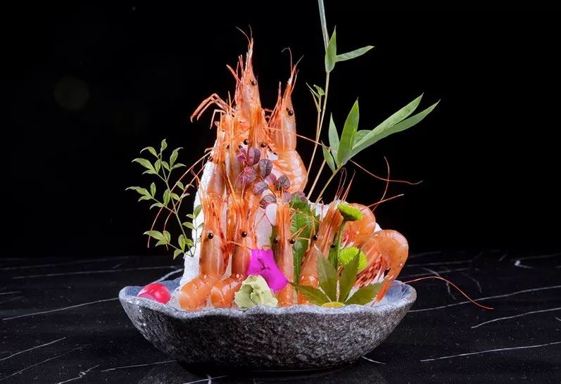 墙裂推荐！200+能吃2000+的美食，不限量供应法式鹅肝鲍鱼牡丹虾的高逼格自助终于登陆遂宁了！（文未抢优惠券）