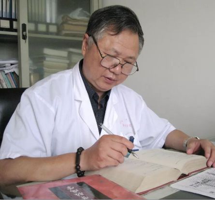 金山这位终身享受“国务院津贴”的名医，依旧坚持着...