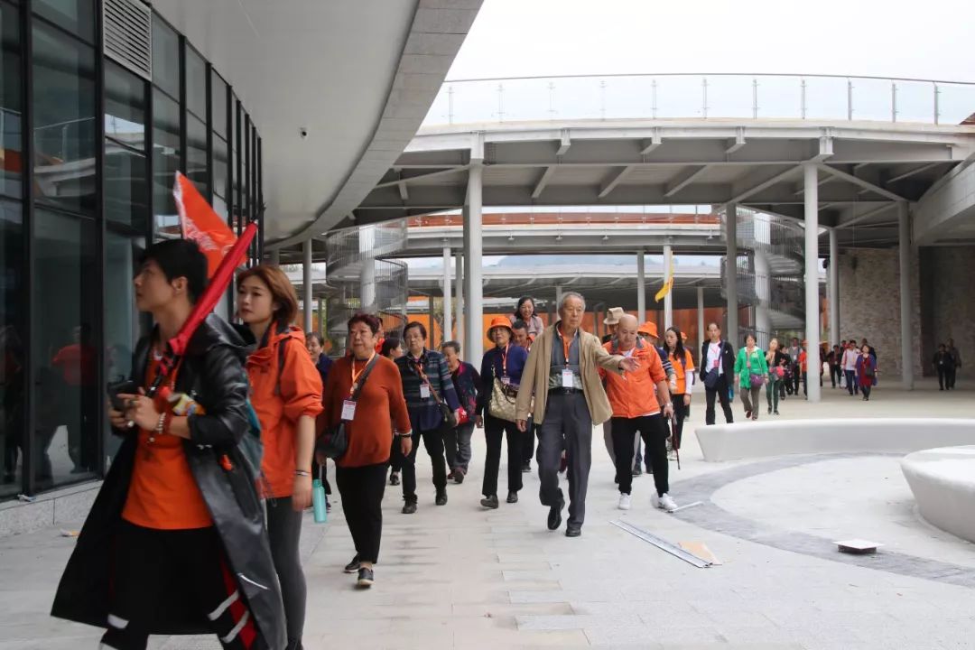 关注|游世界地质公园·品织金洞天美食，千人畅游织金洞