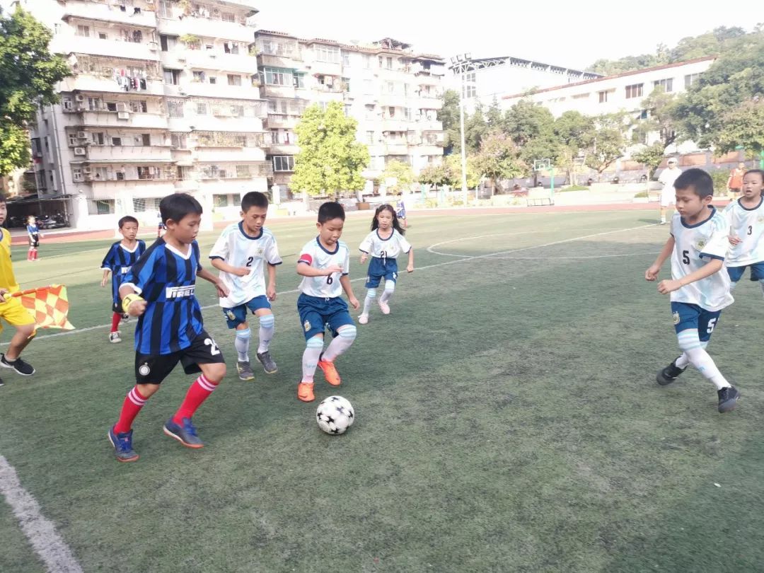 学校校园足球联赛开幕式,校园足球联赛火爆场面