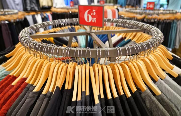 很多人穿的耐克阿迪都是真的吗,如何辨别耐克阿迪的真假