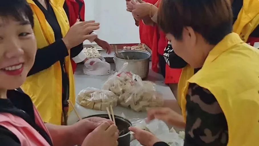 重阳节孝老敬老实践活动,重阳敬老情暖金秋实践活动