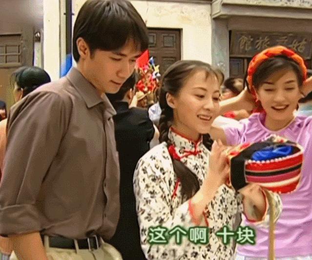 杜飞穿红色衣服,杜飞穿匡威