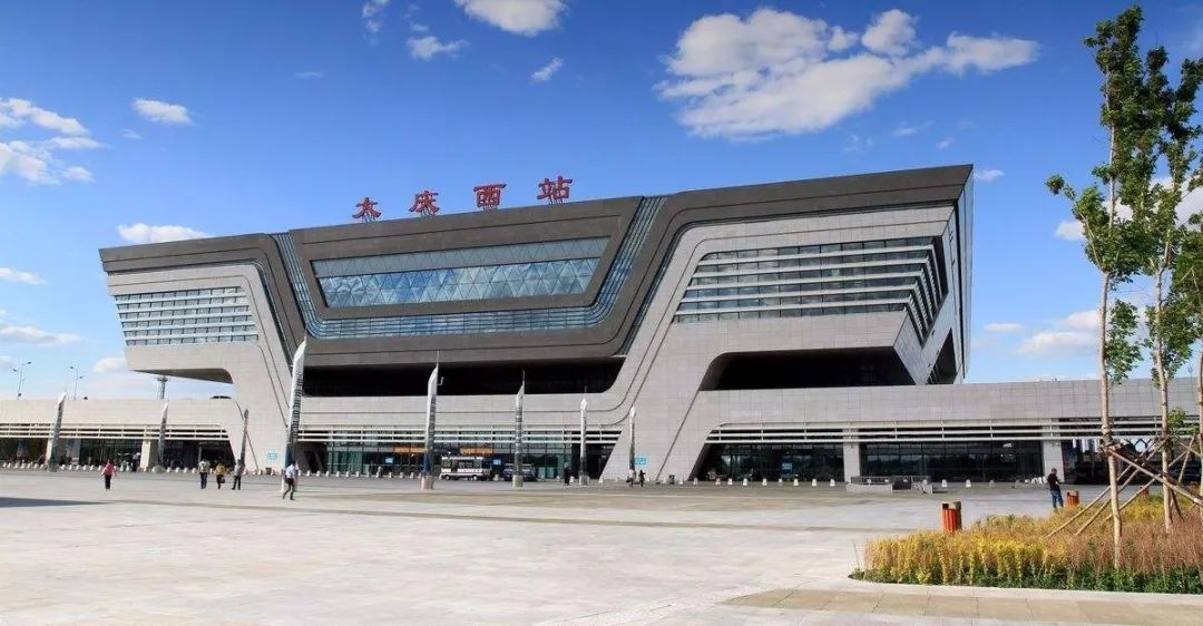 大庆西站停车场,大庆西站进站口