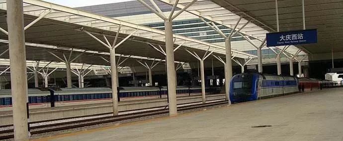 大庆西站停车场,大庆西站进站口