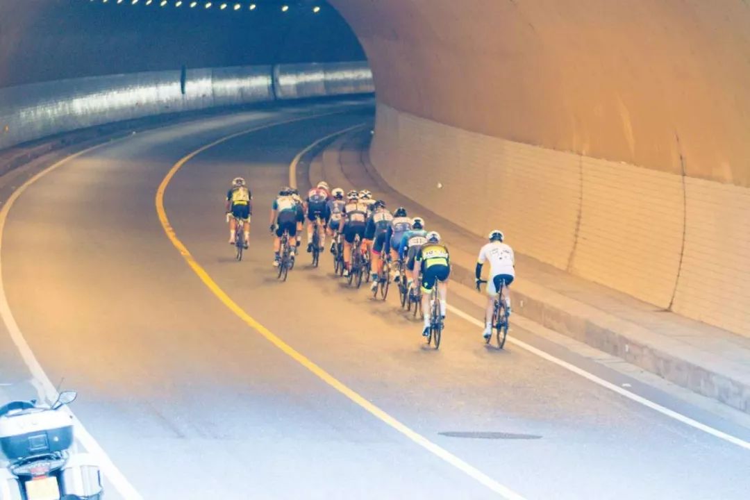 今天！有一场激烈的角逐在美丽千岛湖上演！