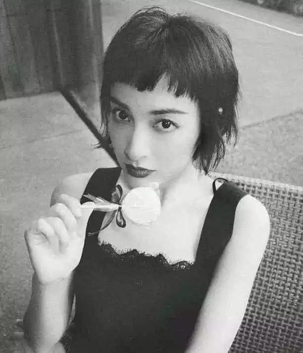 欧阳娜娜直刘海发型,欧阳娜娜齐刘海发型