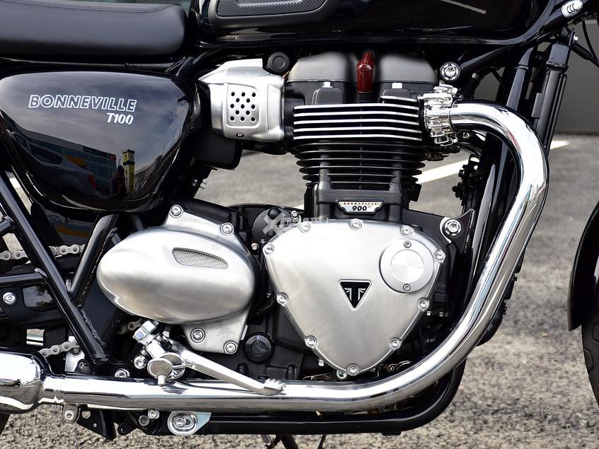 都是英伦范你愿意买日产W800还是泰产T100