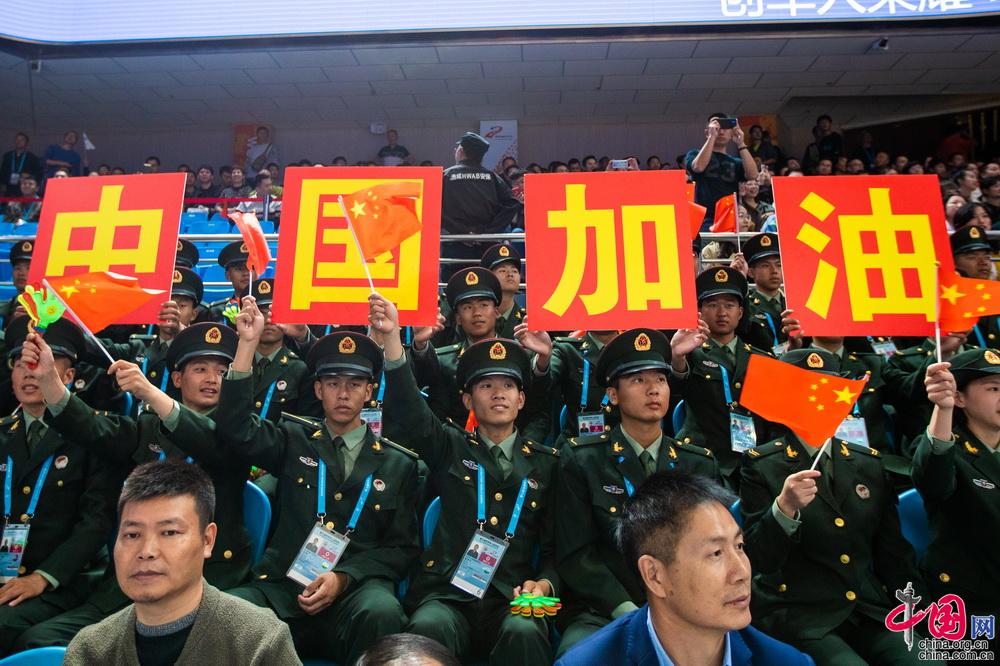 军运会赛场因你们更精彩观众热情助力运动健儿创佳绩