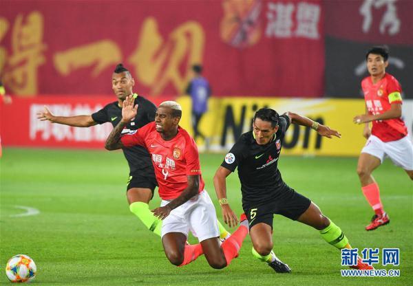 亚冠联赛恒大淘汰,卡纳瓦罗在恒大拿过亚冠吗