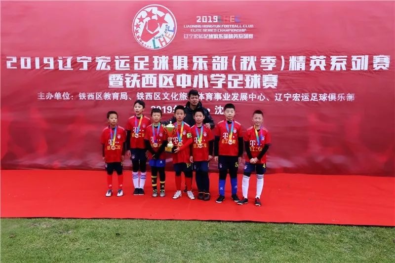 涓皬瀛﹁冻鐞冭禌闈掕,灏忓瓒崇悆闈掕姣旇禌